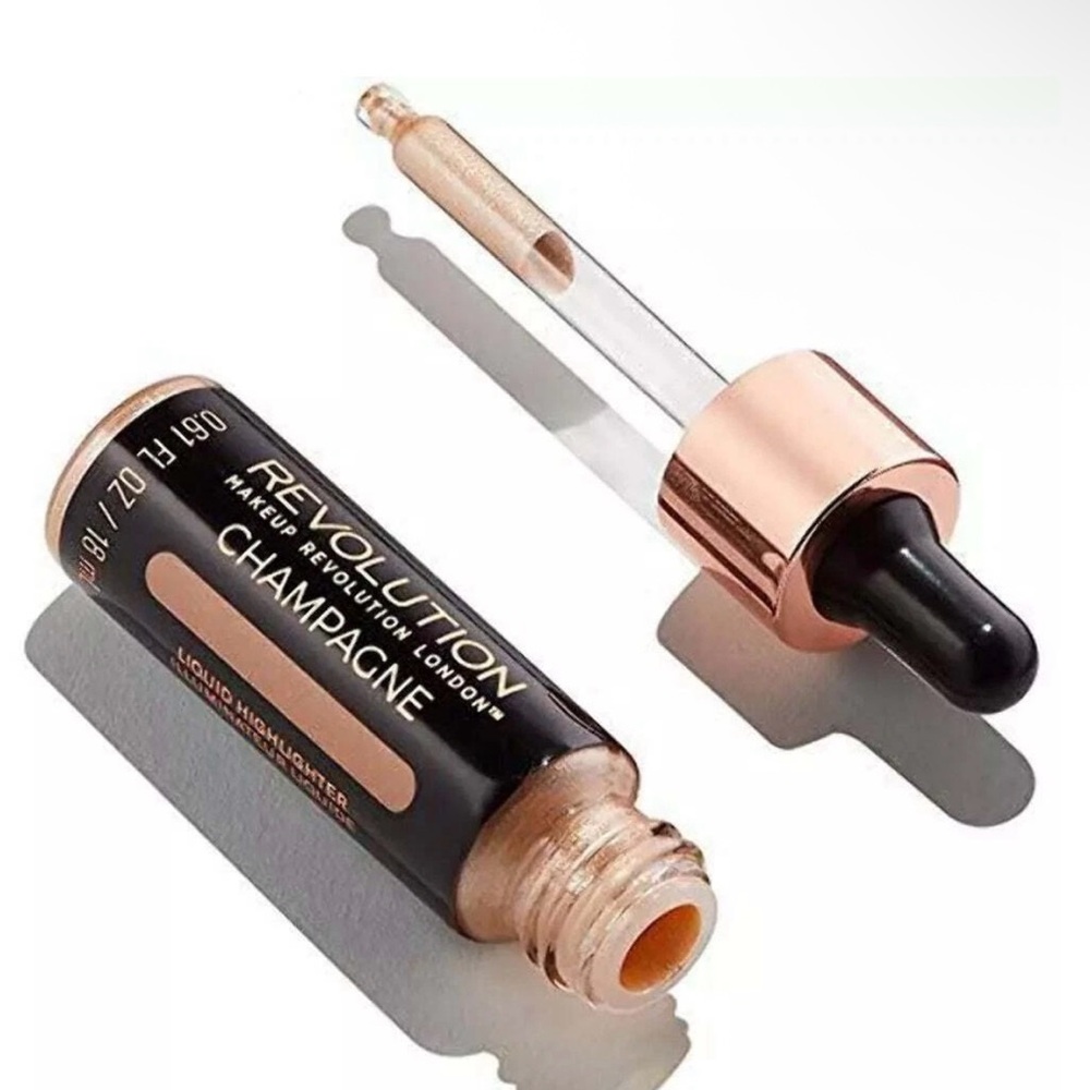 REVOLUTION Liquid Highlighter - Champagne 🥂 NWT FULL SIZE